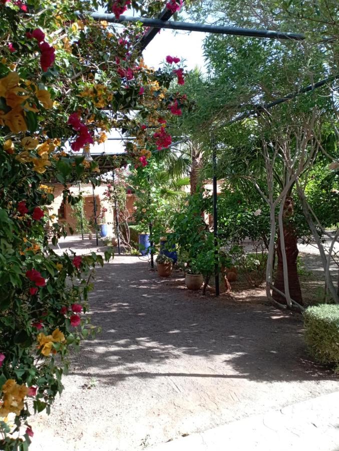 Auberge Bassou Nkob エクステリア 写真